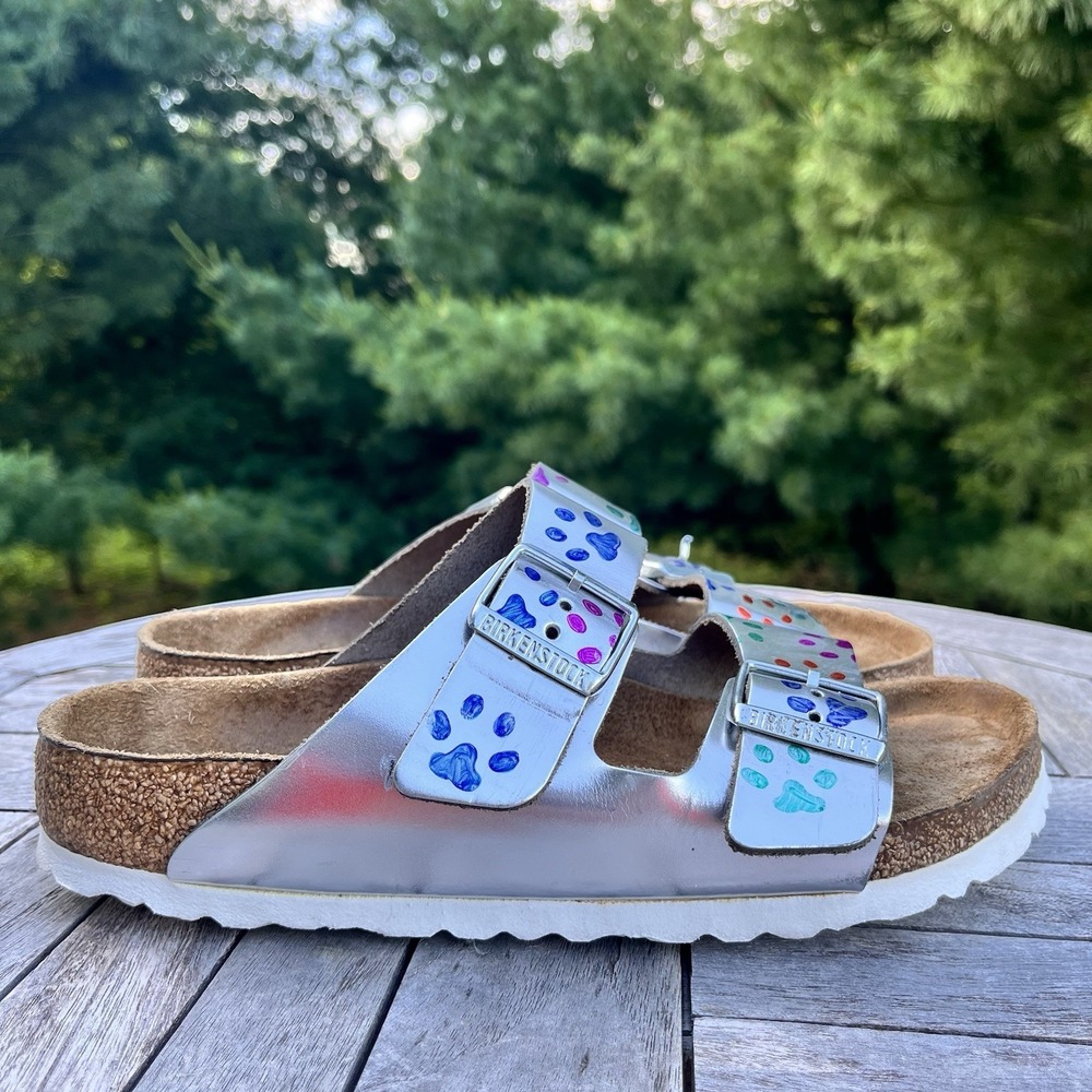 Birkenstock Arizona Soft Footbed Sandal Sz 38 EU/7 US Metallic Silver Paw Prints